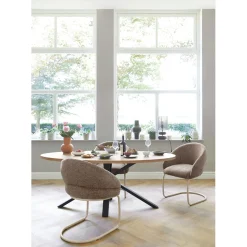 Eettafel Caltana 170x105 cm lichtbruin ovaal